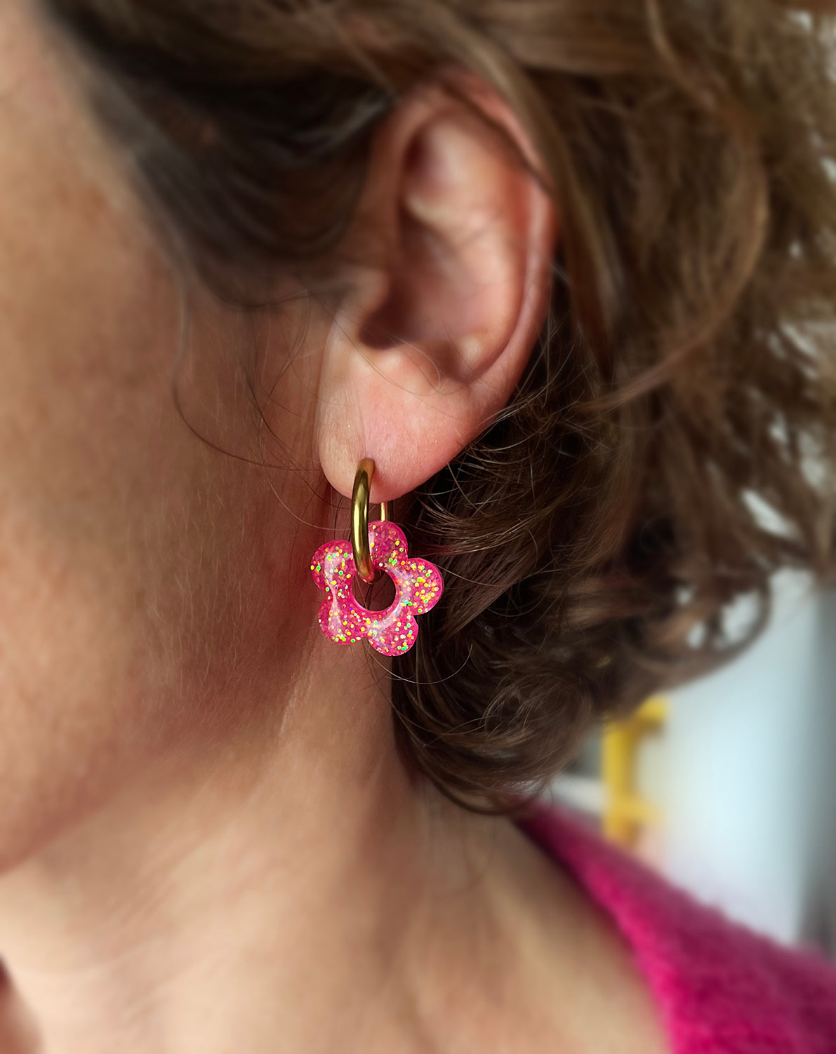 Boucles d'oreilles paillettes rose fluo